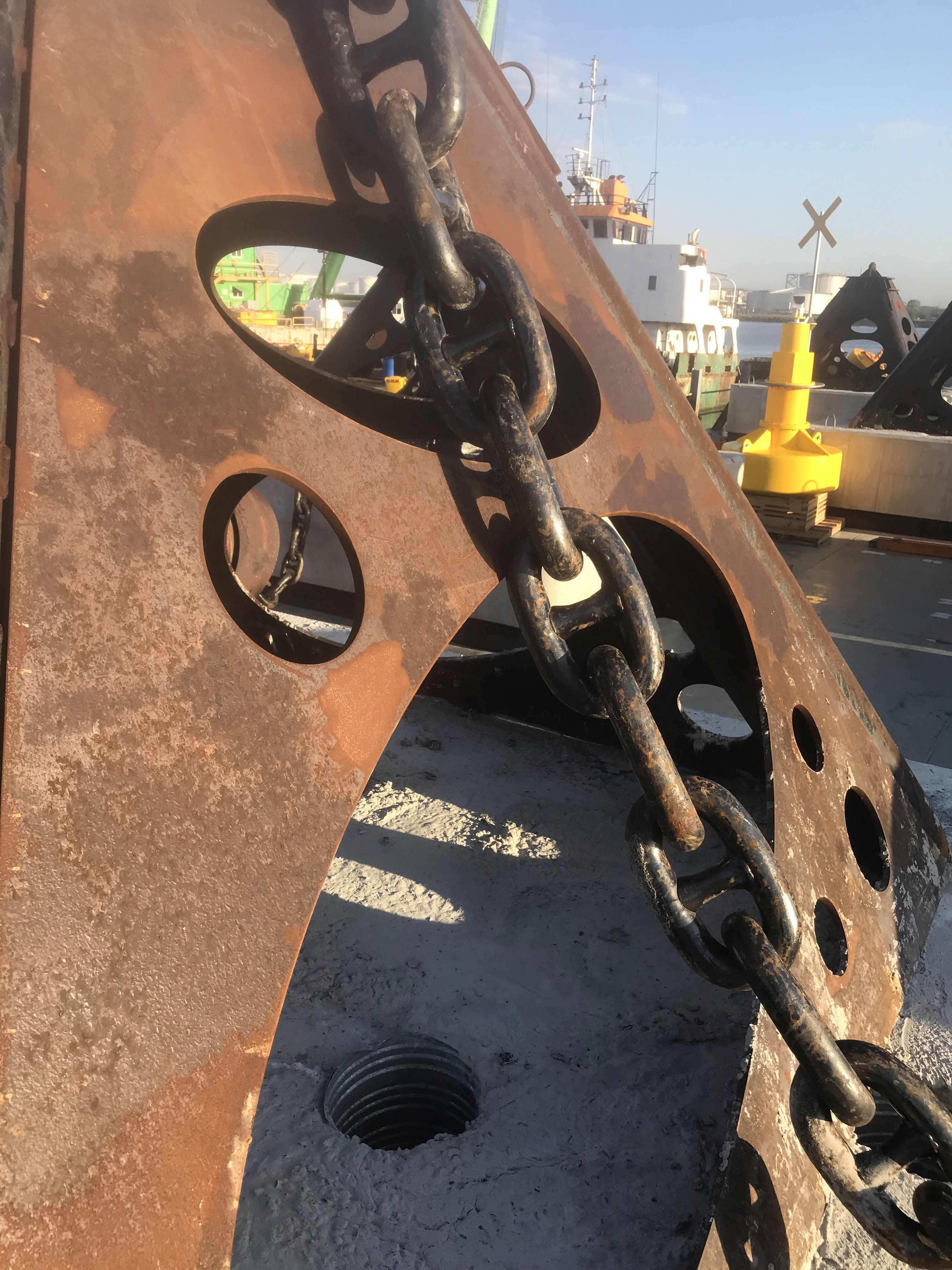 Artificial reefs & marine construction / 14